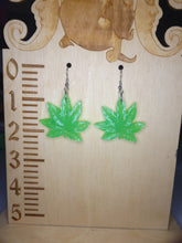 Load image into Gallery viewer, Cannabis Leaf Earring - 7 point
